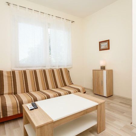 Apartman Jezevac Крк Екстер'єр фото