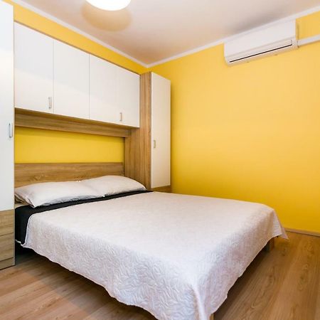 Apartman Jezevac Крк Екстер'єр фото