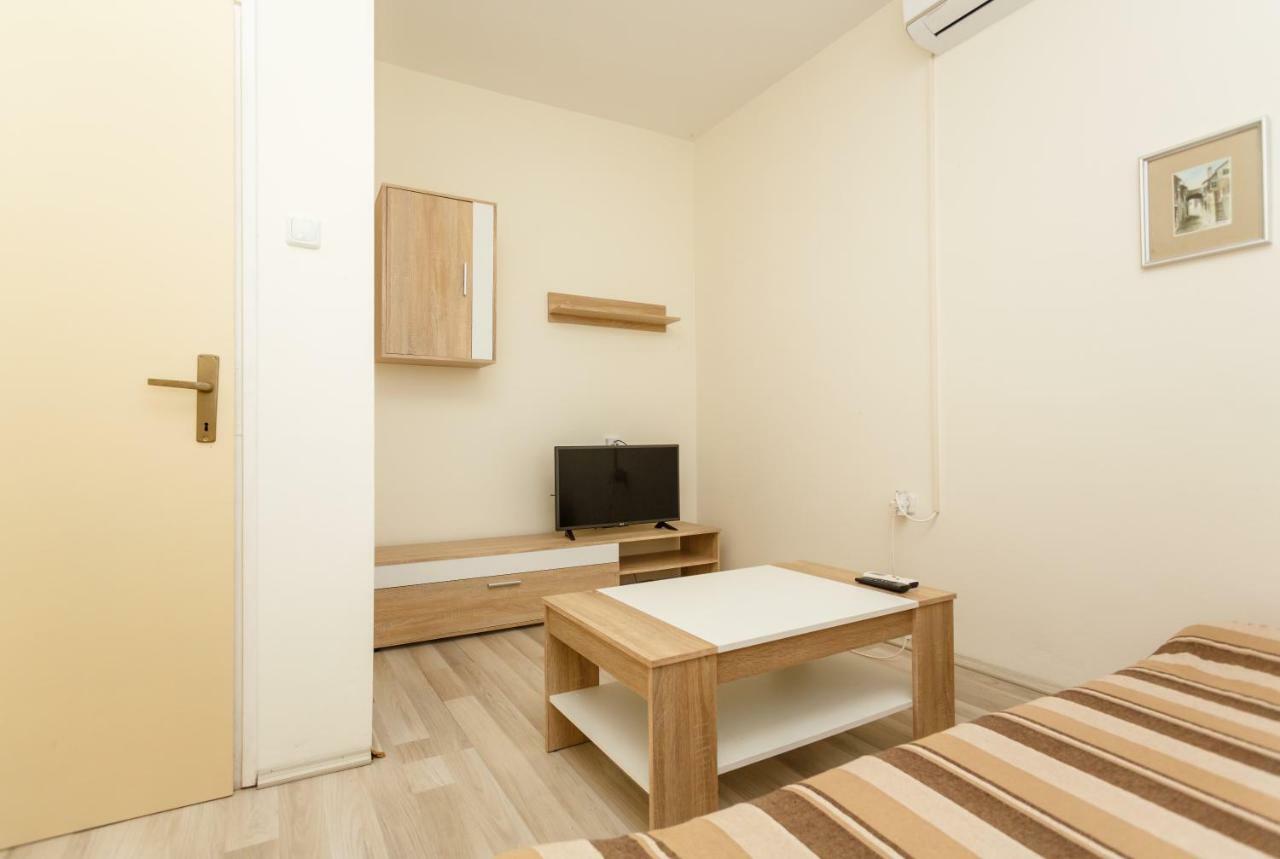 Apartman Jezevac Крк Екстер'єр фото