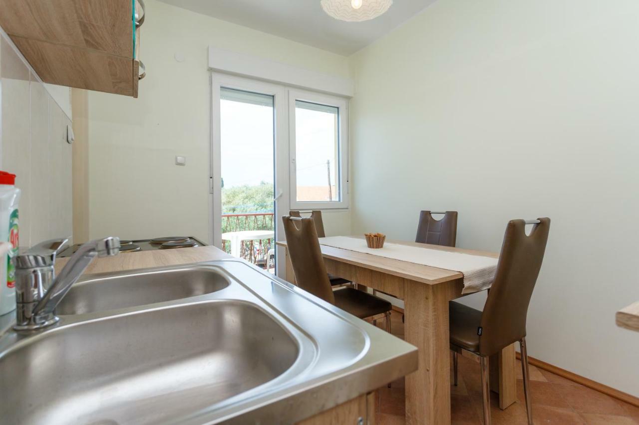 Apartman Jezevac Крк Екстер'єр фото