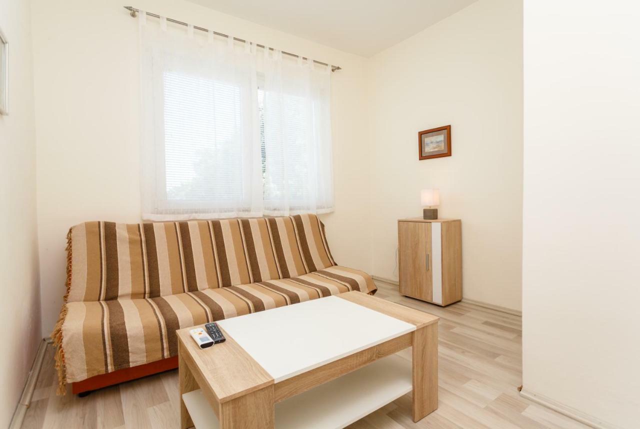 Apartman Jezevac Крк Екстер'єр фото